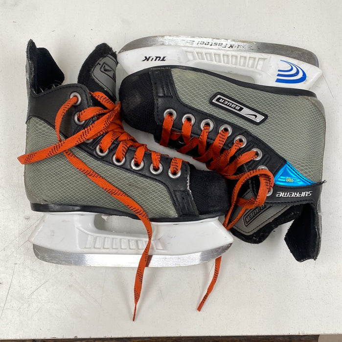 Used Nike Bauer Supreme Pro Youth 11 D