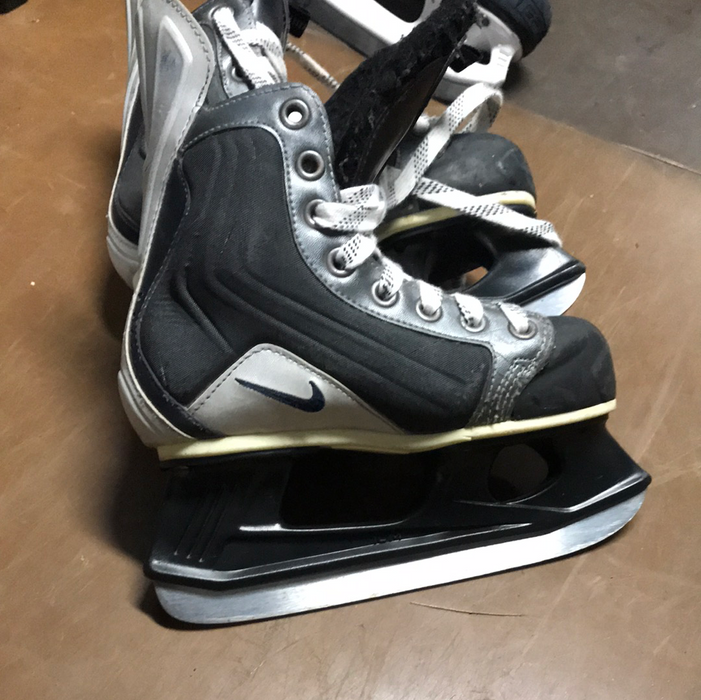 Used Nike Quest 5 1EE Skates Crow s Sports Crow s Sports Hockey