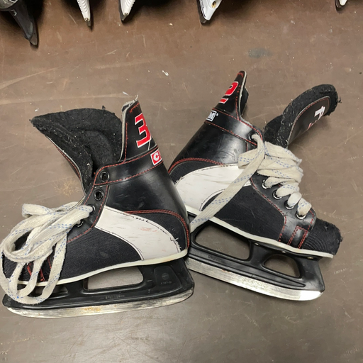 Used CCM Fusion32 2.5D Skates