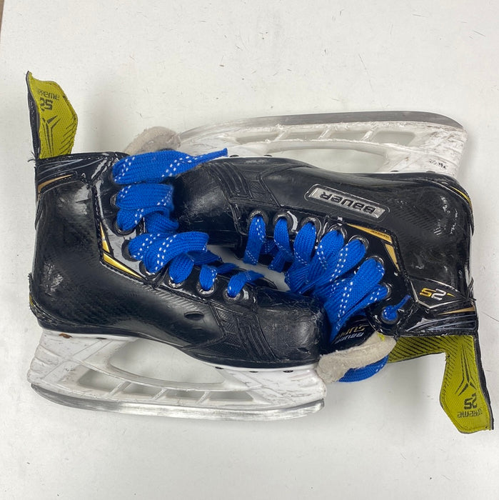 Used Bauer Supreme 2s Youth 13.5 Skates