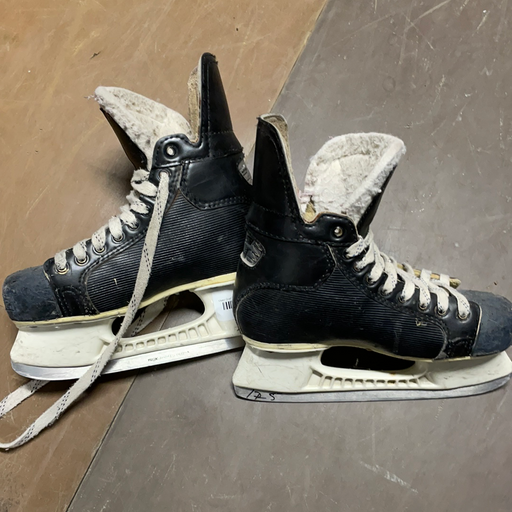 Used Graf Supra 705 4W Player Skates
