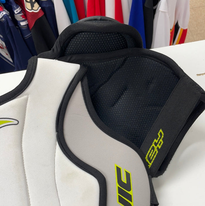 Used Vic X Calibur Lite Youth Medium Shoulder Pads