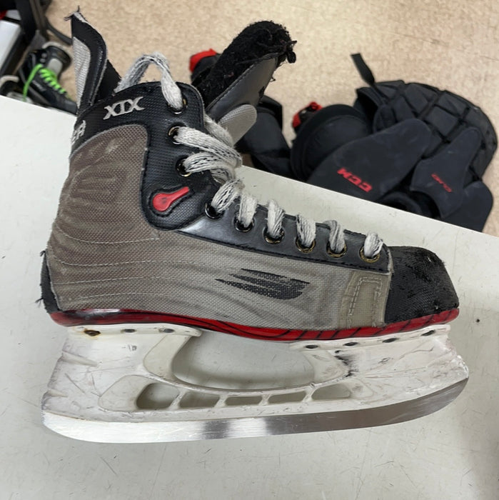 Used Bauer Vapor XIX 5D Player Skates