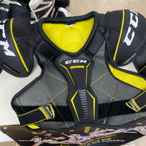 Used CCM Tacks 3092 Junior Medium Shoulder Pads