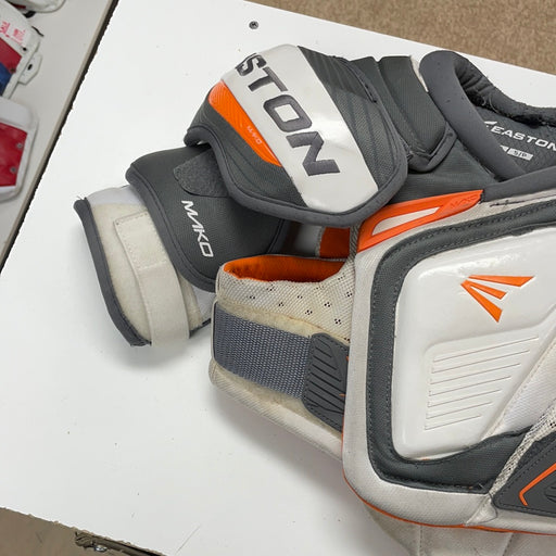 Used Easton Mako Junior Small Shoulder Pads