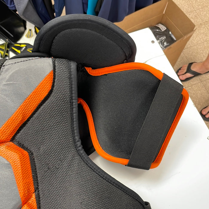 Used Bauer Supreme One.4 Senior Small Shoulder Pads