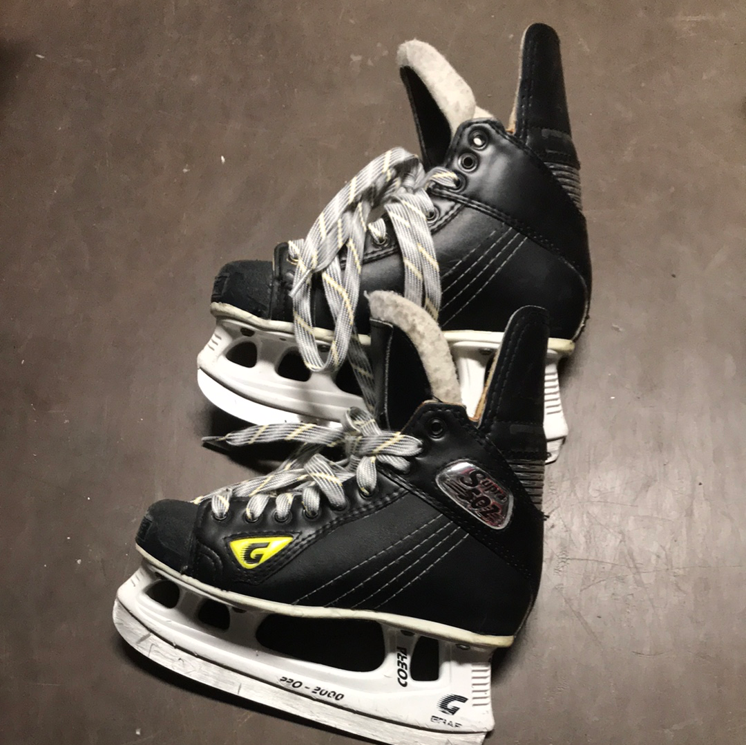Used Graf Supra 502 2.5D Skates — Crow's Sports