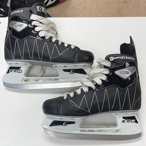 Used CCM Intruder 5D Player Skates