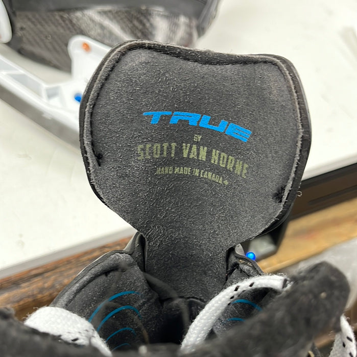 Used True Custom 5.5 Skate