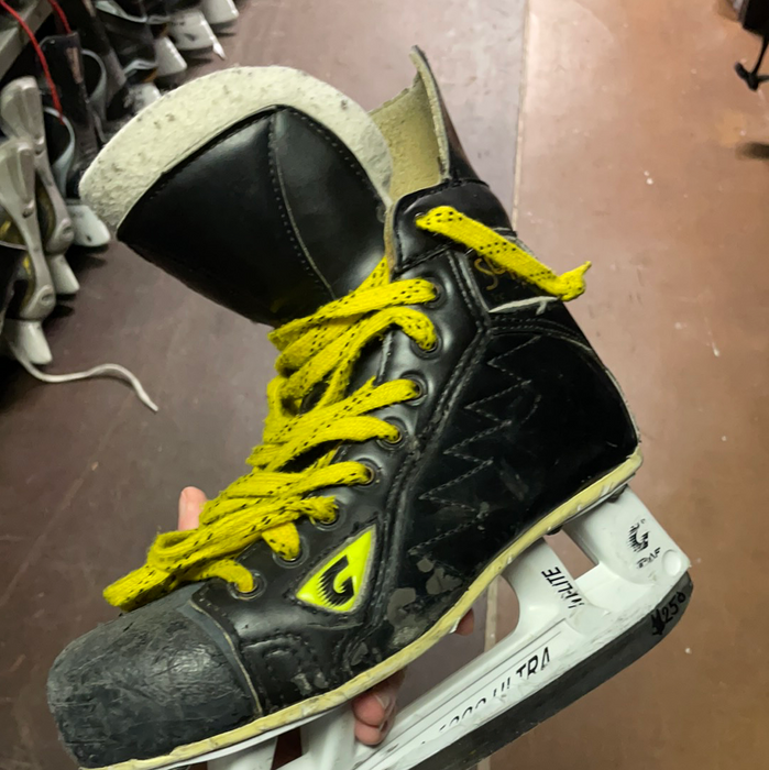 Used Graf Supra 703 6.5D Top Light Player Skates