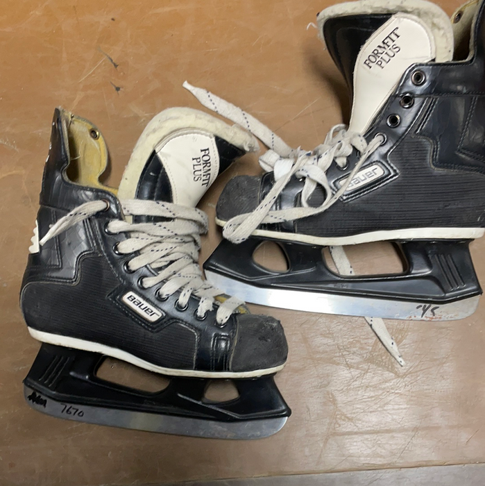 Used Bauer Supreme Custom 2000 3.5EE Skates