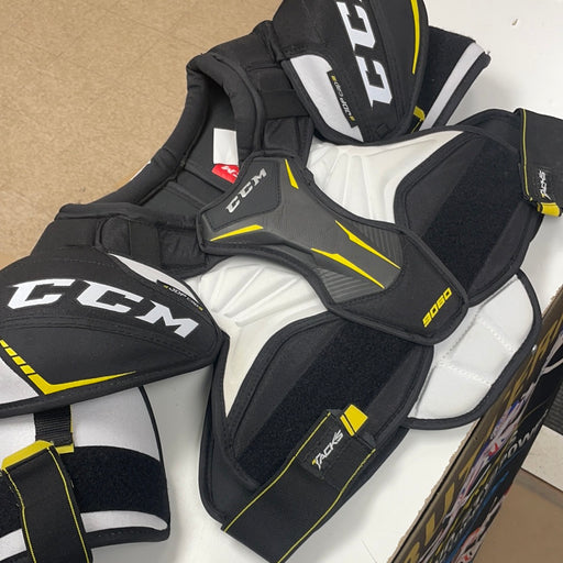 Used CCM SuperTacks 9060 Senior Medium Shoulder Pads