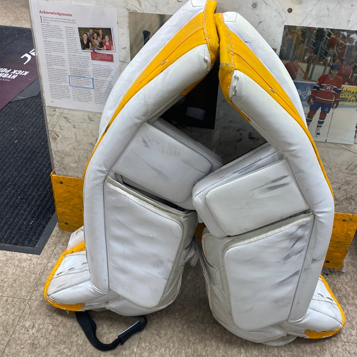 Used CCM P2.9 32+1 Goal Pads