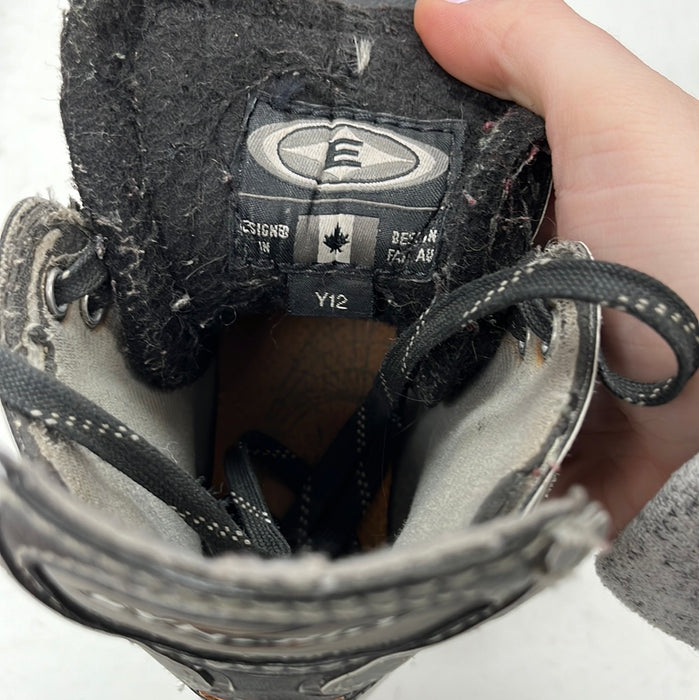 Used Easton Synergy Youth 12D Skate