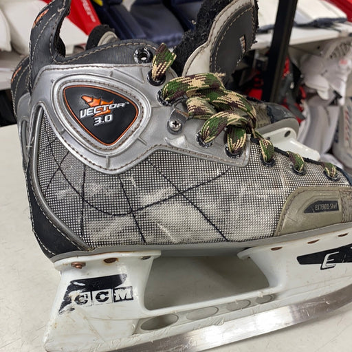 Used CCM Vector 3.0 Skates 3D