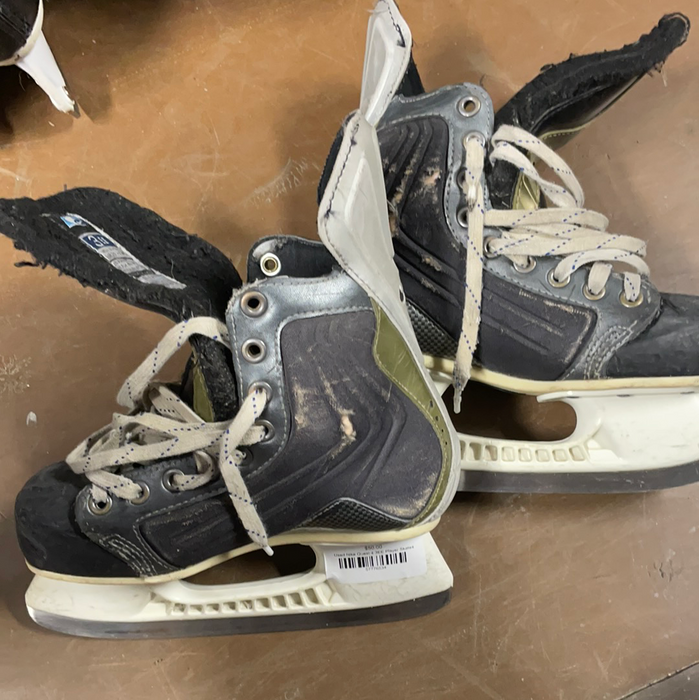 Used Nike Quest 4 3EE Player Skates