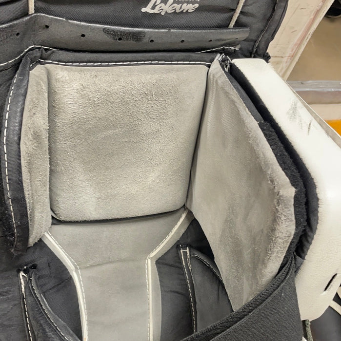 Used CCM Extreme Flex Pro 35”+2” Goalie Pads