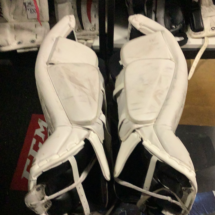 Used Reebok Premier Series lll 29+1” Leg Pads