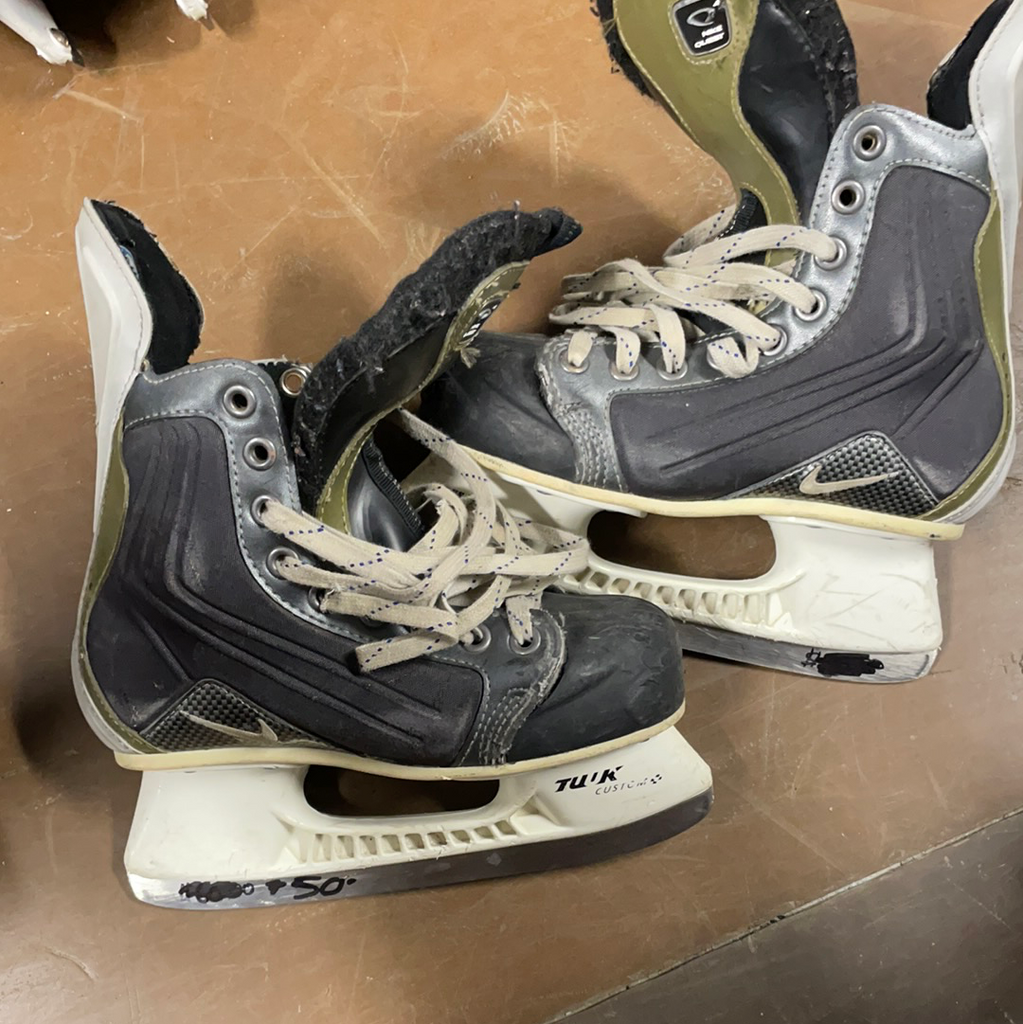 nike quest 3 skates