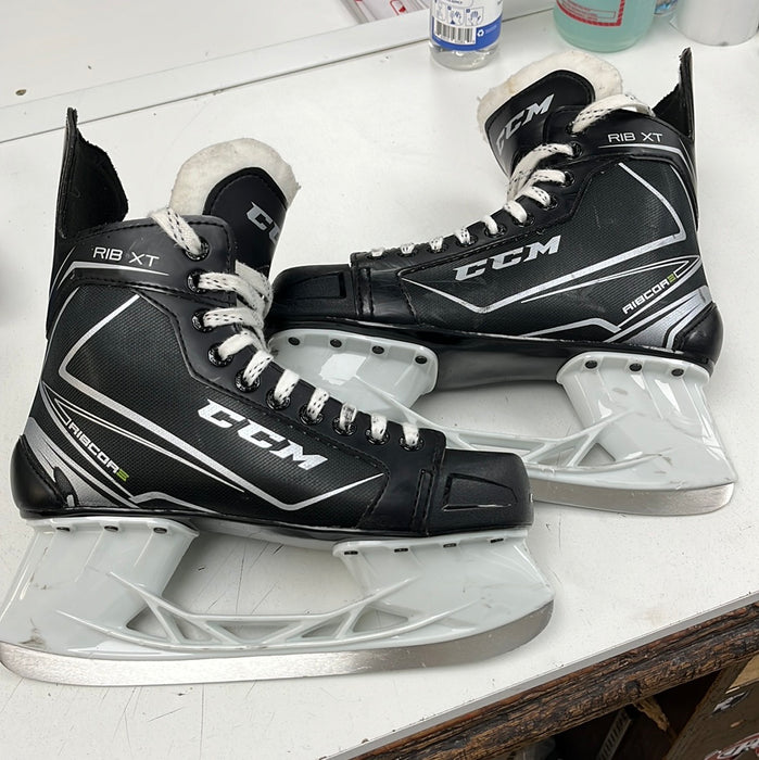 Used CCM Ribcor XT 7 Skate
