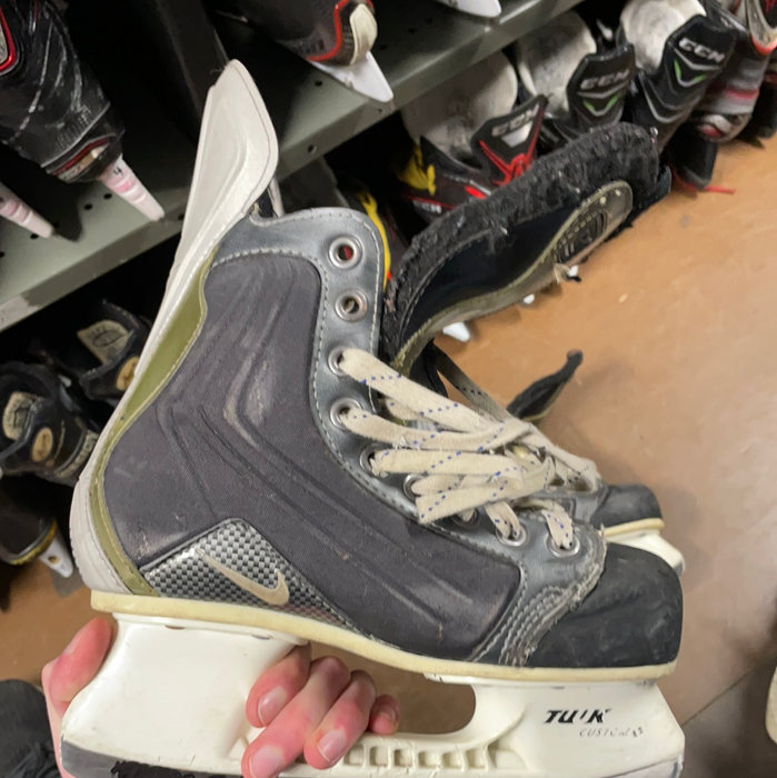 Used Nike Quest 4 3EE Player Skates
