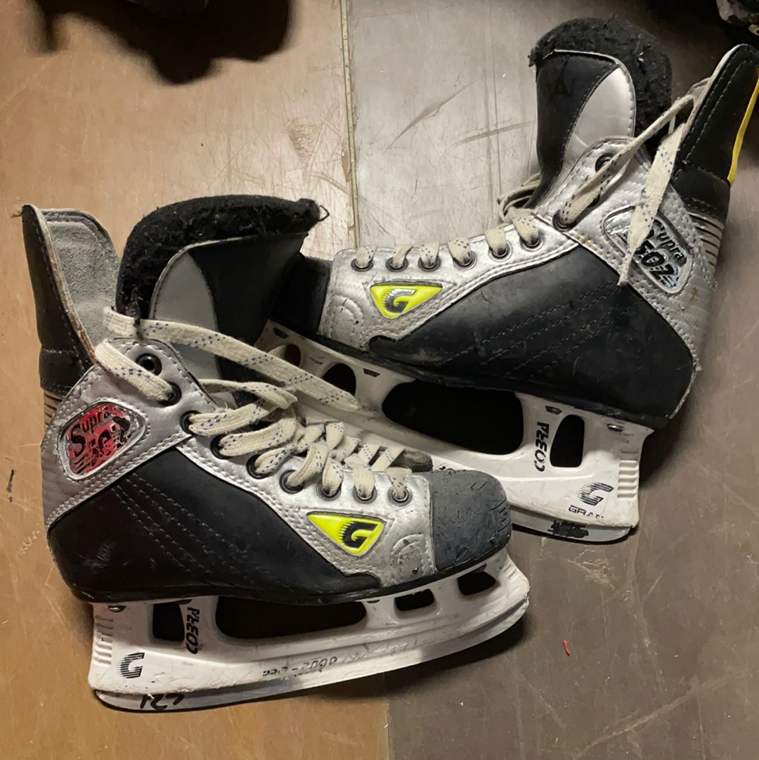 Used Graf Supra 502 2D Skates — Crow's Sports