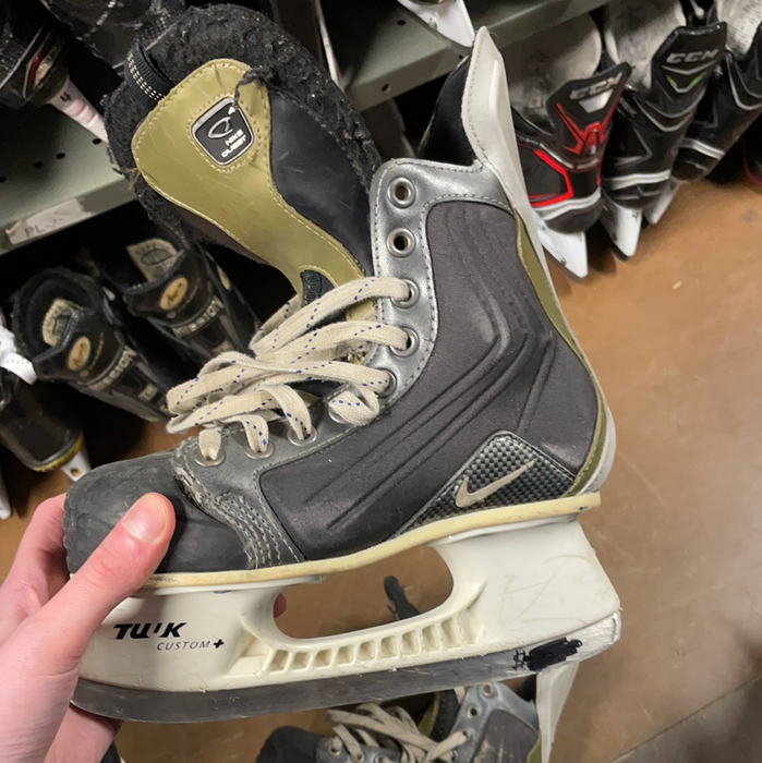 Used Nike Quest 4 3EE Player Skates