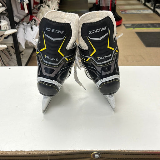Used CCM Tacks 9060 Youth 10.5 Skate