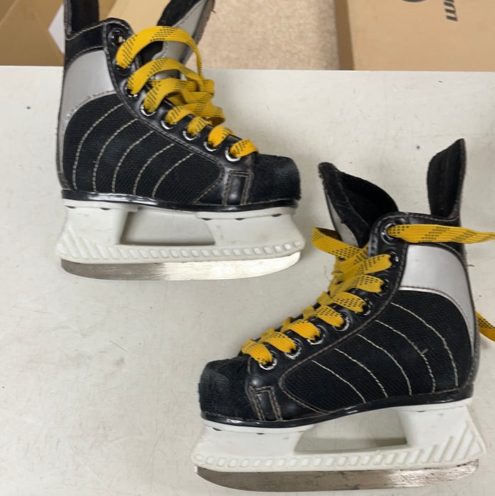 Used CCM 40 8D Youth Skates
