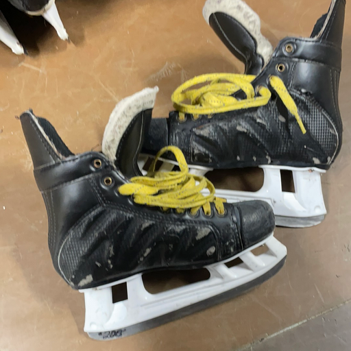 Used Graf Ultra G3 3.5D Player Skates