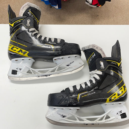 Used CCM SuperTacks AS3 5.5D Player Skates
