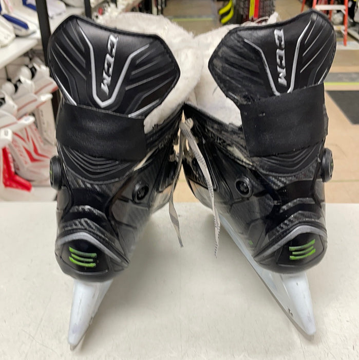 Used CCM RibCor 44k 9.5D Player Skates
