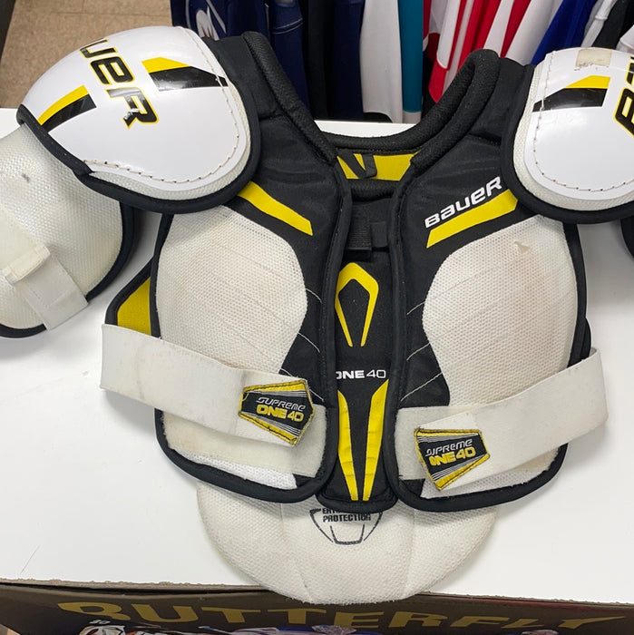 Used Bauer Supreme One40 Senior Small Shoulder Pads