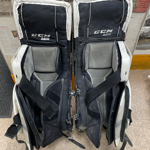 Used CCM Extreme Flex Pro 35”+2” Goalie Pads