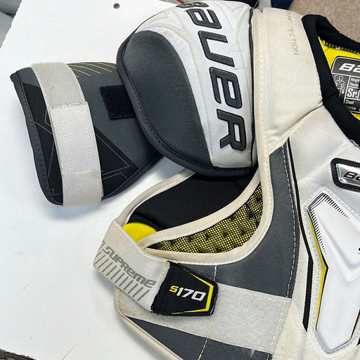 Used Bauer Supreme s170 Senior Small Shoulder Pads