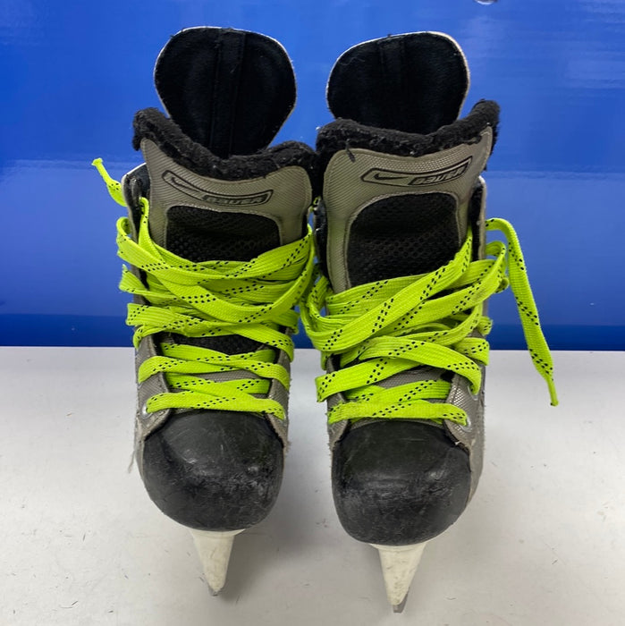 Used Bauer Vapor XVI 1.5 D Skates