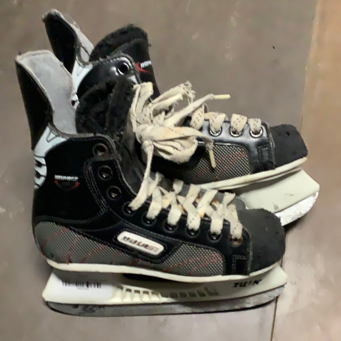 Used Bauer Impact 300 2D Player Skates