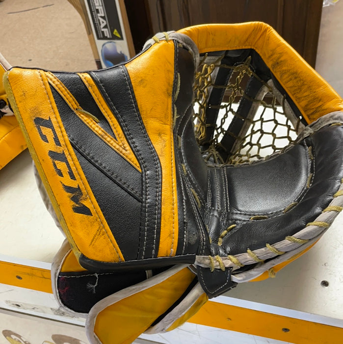 Used CCM Premier II Pro 34”+2” Senior Goalie Set