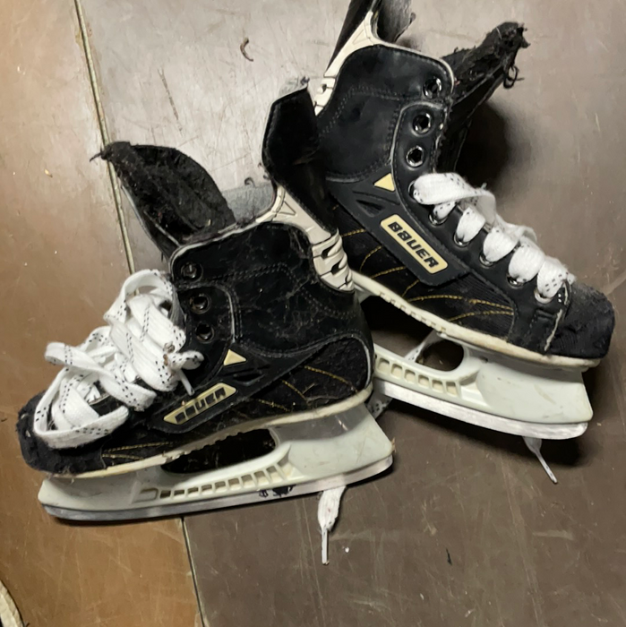 Used Bauer Supreme 1000 Plus 2EE Skates