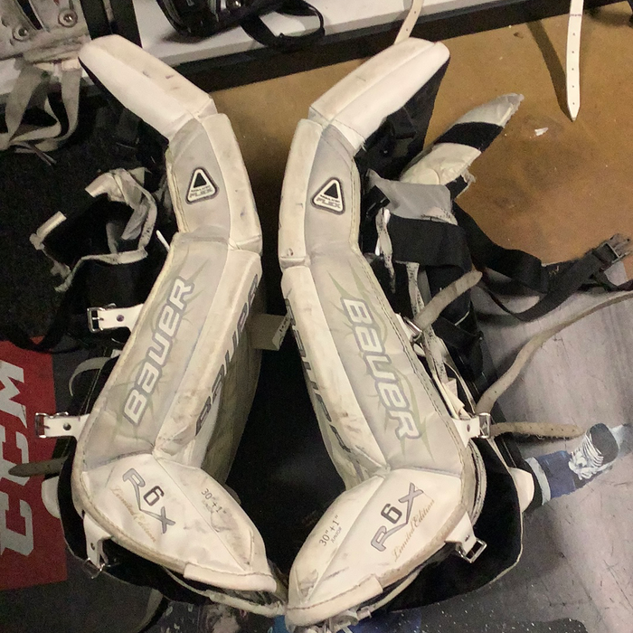 Used Bauer RX6 30+1” Leg Pads