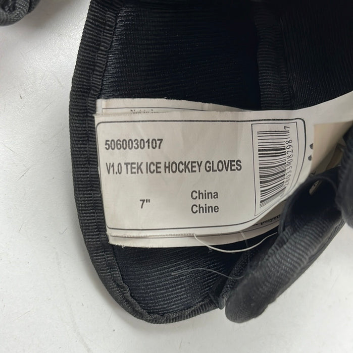 Used PowerTek V1.0 Tech 7” Youth Gloves
