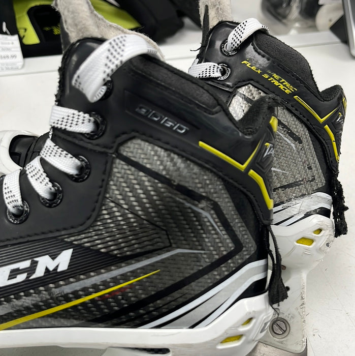 Used CCM Tacks 9060 4 Goal Skate