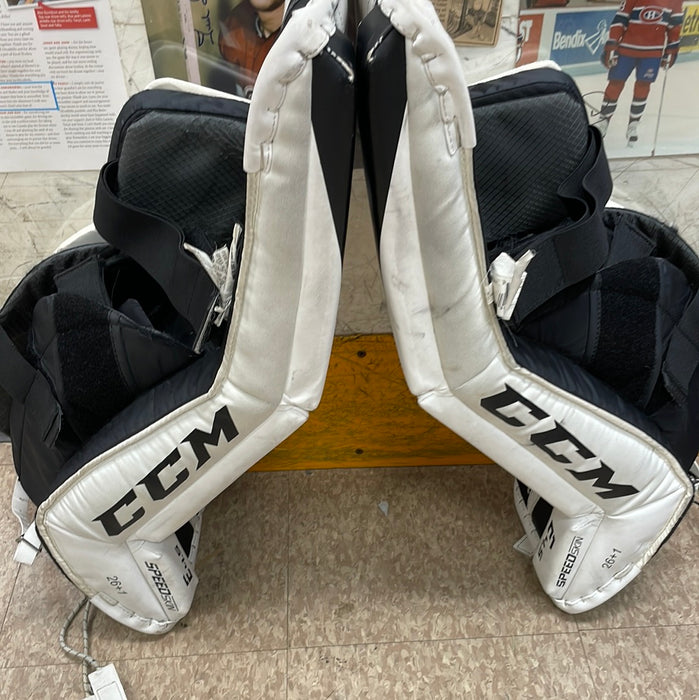 Used CCM Extreme Flex E4.5 26”+1” Goal Pads