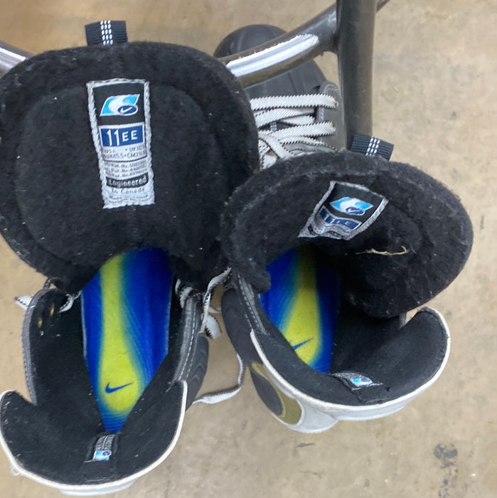 Used Nike Quest 11 EE Skates