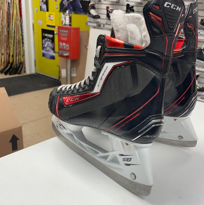 Used CCM JetSpeed 9D Player Skates