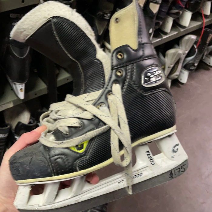 Used Graf Supra 705 5.5D Player Skates