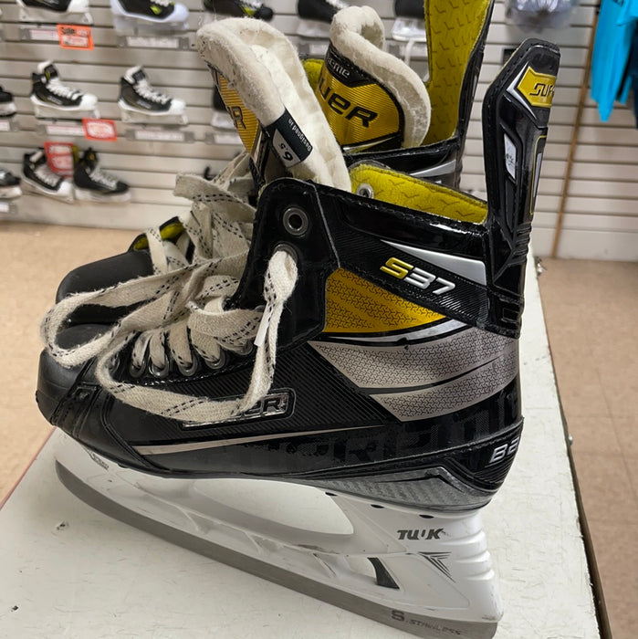 Used Bauer Supreme s37 6.5D Player Skates