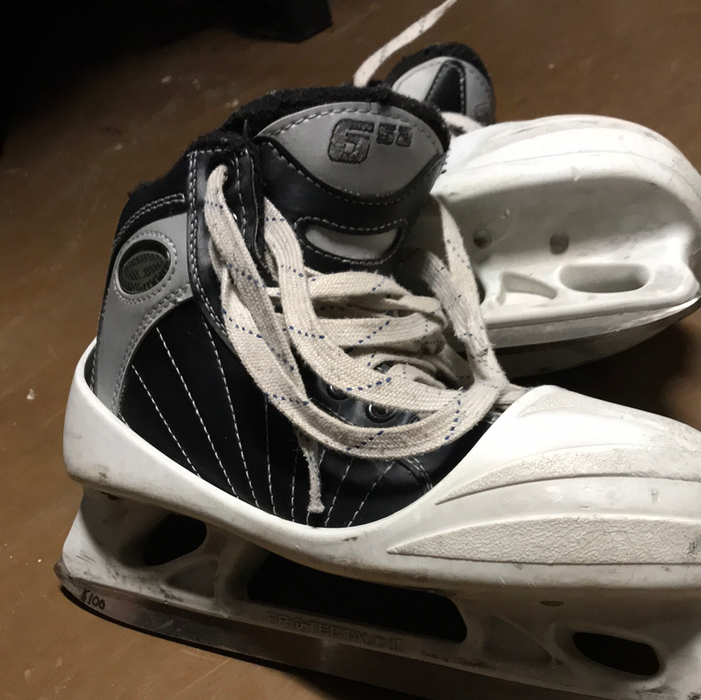 Used CCM Tacks 652 2D Goal Skates