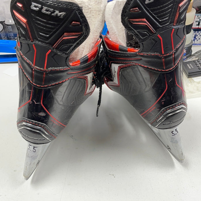 Used CCM Jetspeed 5.5D Player Skates