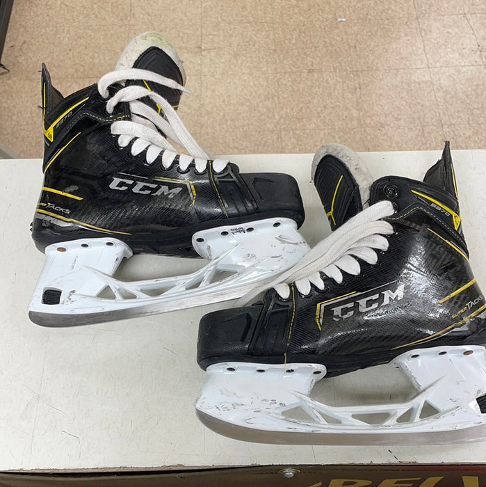 Used CCM Tacks 9370 6.5D Senior Skates